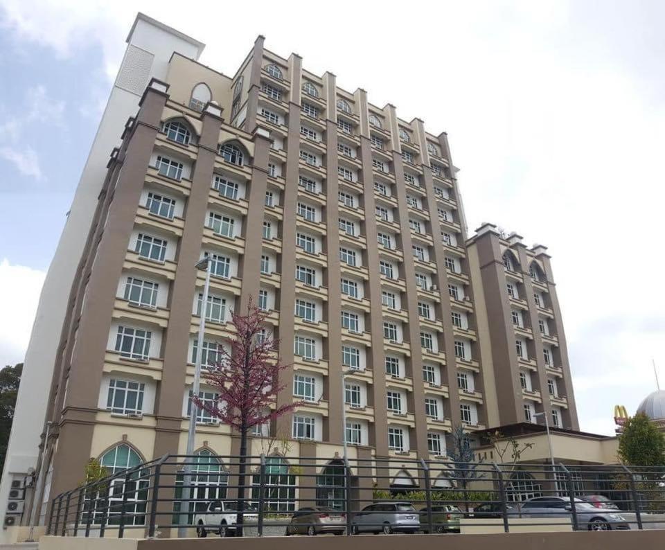 Risqi Apartment 2 Bedroom Wakaf Che Yeh Kota Bharu Exterior foto